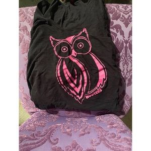 Black and pink Hooters hoodie!